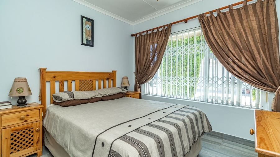 2 Bedroom Property for Sale in Hartenbos Central Western Cape